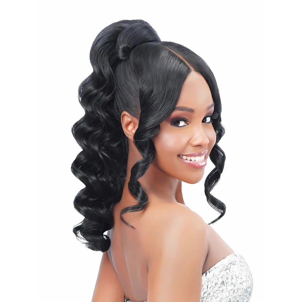 Model wearing Zury Sis Sofia ponytail in everyday look

